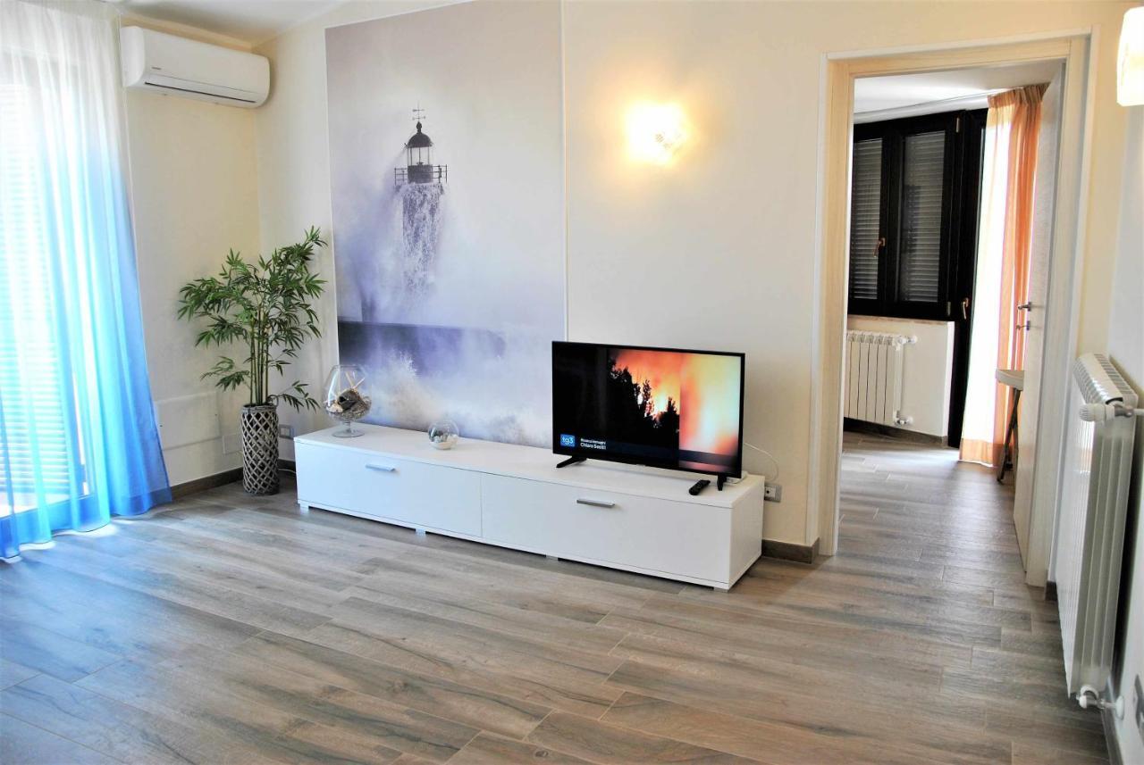 Casa Dinky Attico Con Terrazza Vista Mare Apartment Formia Exterior photo